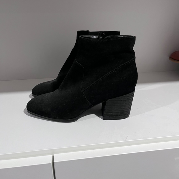 Blondo Black Ankle Boots - Picture 2 of 5